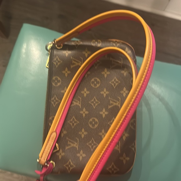 Louis Vuitton Monogram Lorette - Picture 11 of 12